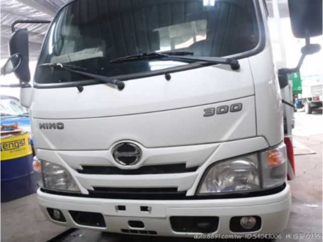 HINO日野 300  第3張相片