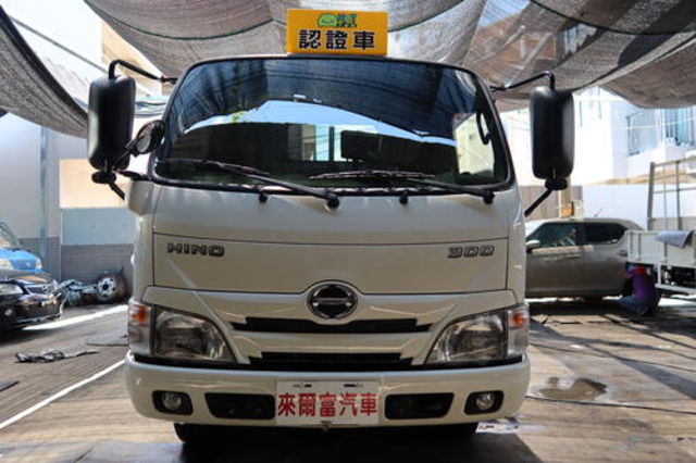 HINO日野 300  第3張相片