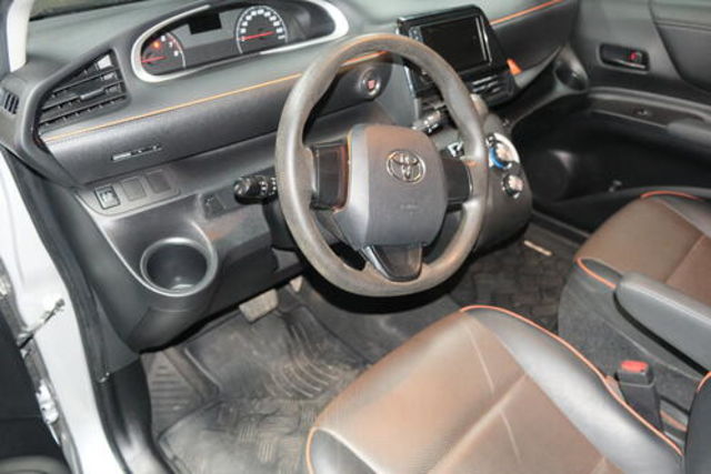 TOYOTA豐田 SIENTA  第5張相片