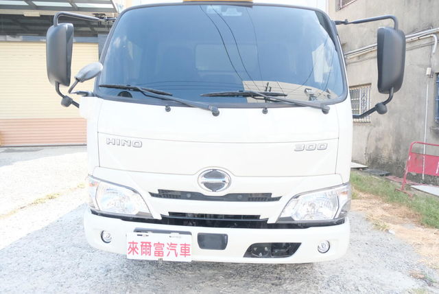 HINO日野 300  第3張相片