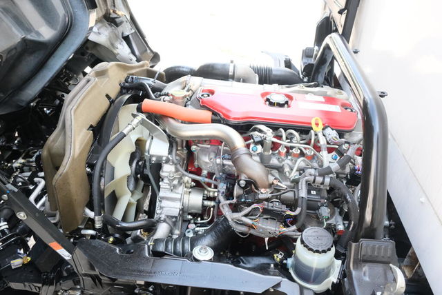 HINO日野 300  第6張相片
