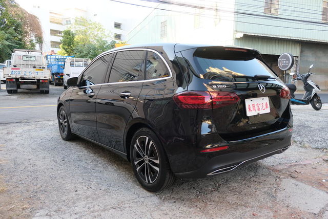 M-BENZ賓士 B180  第8張相片