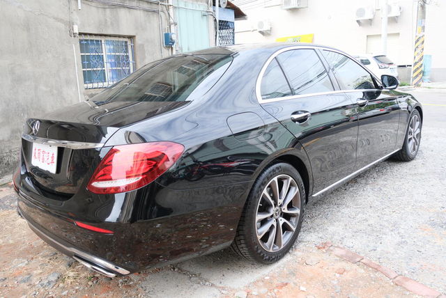 M-BENZ賓士 E250  第2張相片