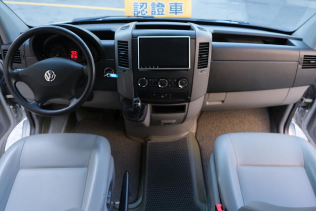 VOLKSWAGEN福斯 CRAFTER  第9張相片