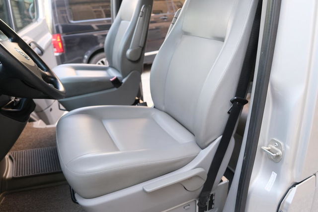 VOLKSWAGEN福斯 CRAFTER  第25張相片