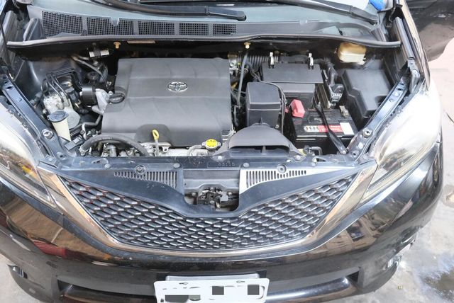TOYOTA豐田 SIENNA  第6張相片