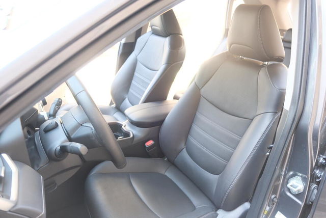 TOYOTA豐田 RAV4  第10張相片