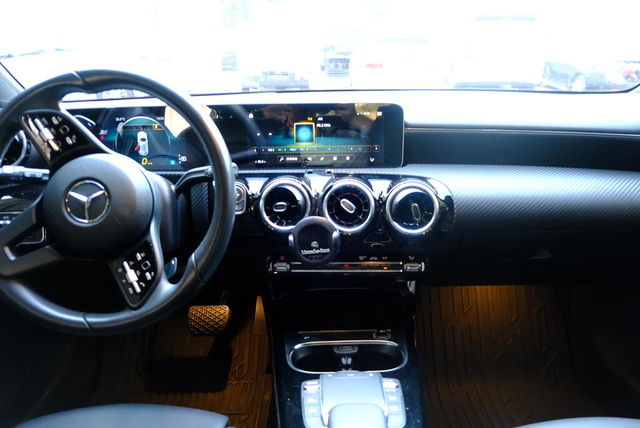M-BENZ賓士 A180  第5張相片