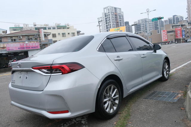 TOYOTA豐田 ALTIS  第2張相片