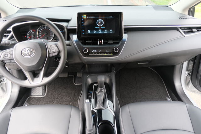 TOYOTA豐田 ALTIS  第5張相片