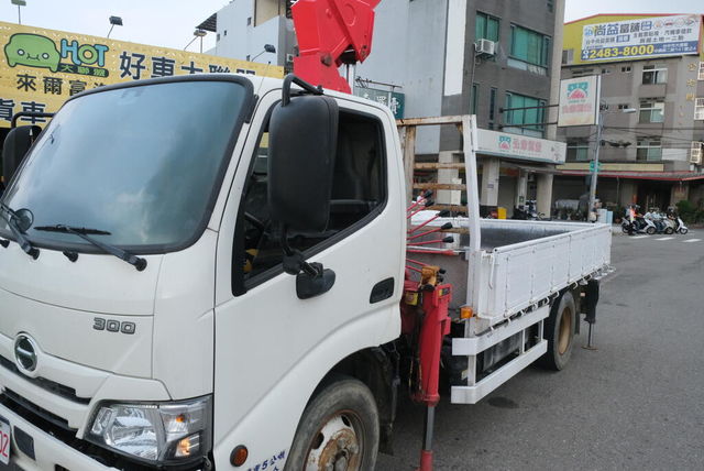 HINO日野 300  第1張相片