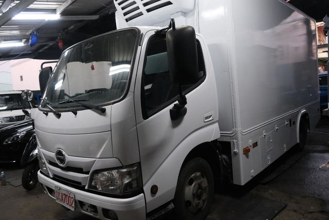 HINO日野 300  第1張相片