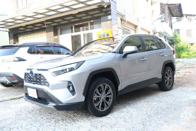 TOYOTA豐田 RAV4  第1張相片
