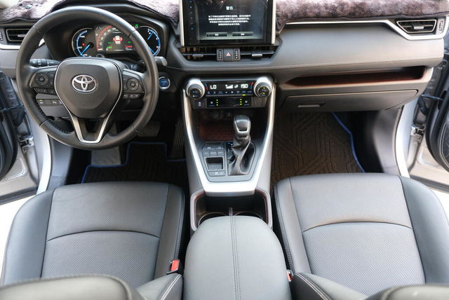TOYOTA豐田 RAV4  第5張相片