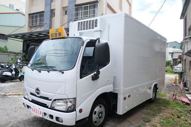 HINO日野 300  第1張相片