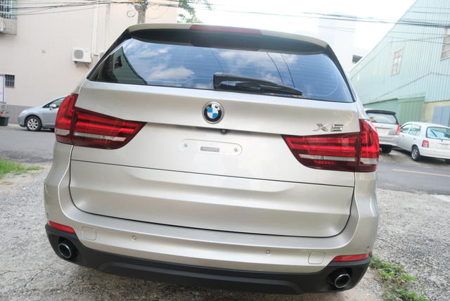 BMW寶馬 X5 XDRIVE25D  第4張相片
