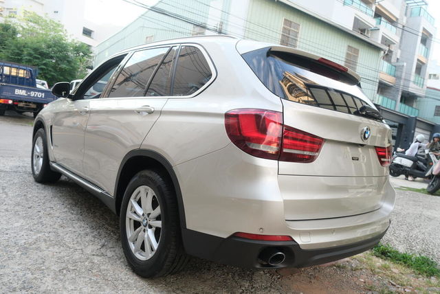 BMW寶馬 X5 XDRIVE25D  第8張相片