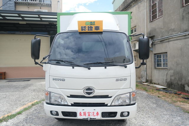 HINO日野 300  第3張相片