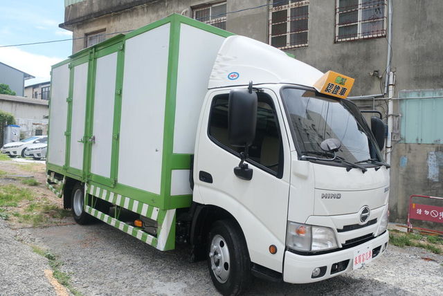 HINO日野 300  第7張相片