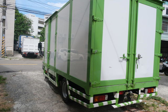 HINO日野 300  第8張相片