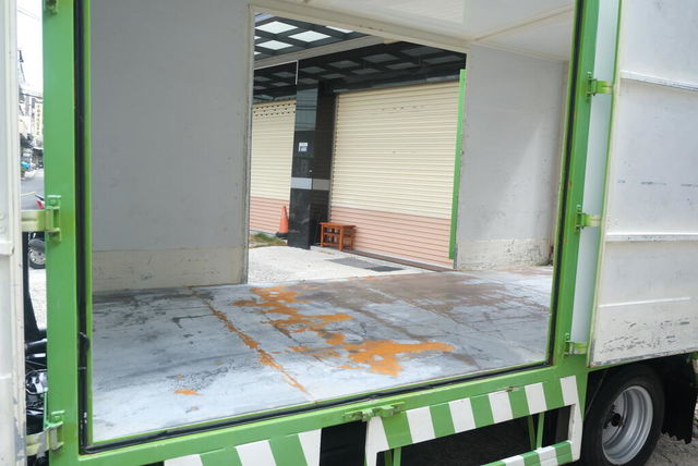 HINO日野 300  第12張相片