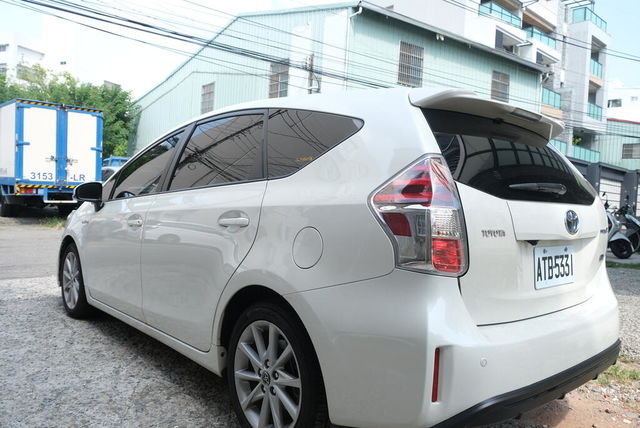 TOYOTA豐田 PRIUS ALPHA  第7張相片