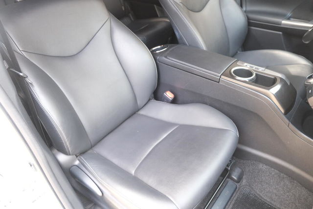 TOYOTA豐田 PRIUS ALPHA  第8張相片