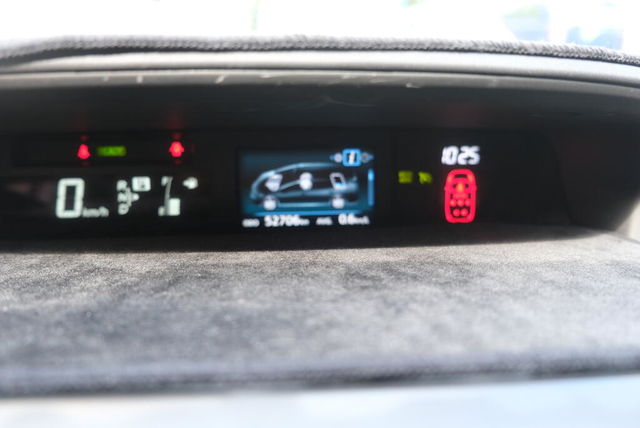 TOYOTA豐田 PRIUS ALPHA  第14張相片