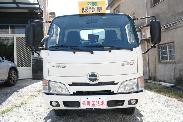 HINO日野 300  第3張相片