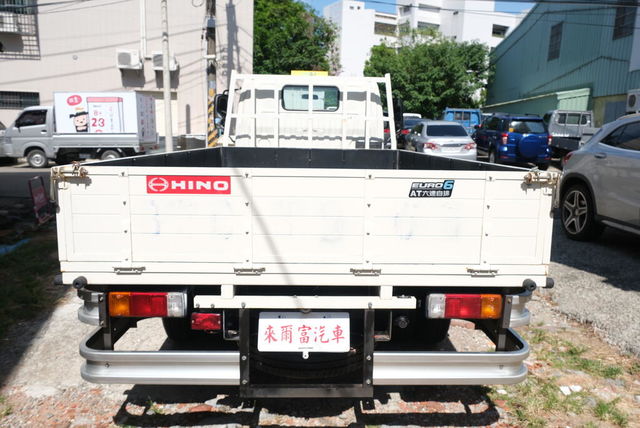 HINO日野 300  第4張相片