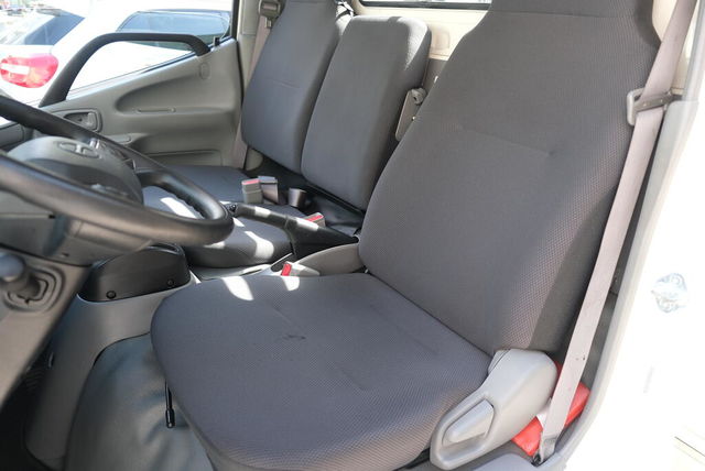 HINO日野 300  第10張相片