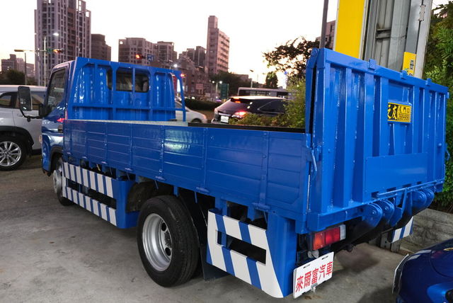 MITSUBISHI三菱 CANTER  第4張相片