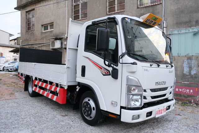 ISUZU五十鈴 NLR  第7張相片