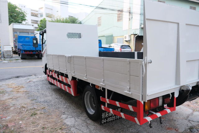 ISUZU五十鈴 NLR  第8張相片