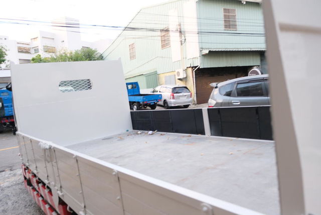 ISUZU五十鈴 NLR  第9張相片