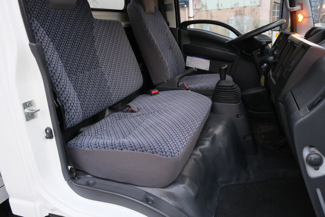 ISUZU五十鈴 NLR  第10張相片