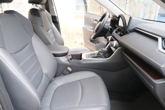 TOYOTA豐田 RAV4  第9張相片