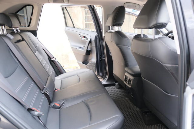 TOYOTA豐田 RAV4  第10張相片