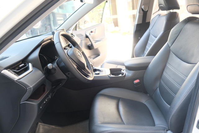 TOYOTA豐田 RAV4  第12張相片