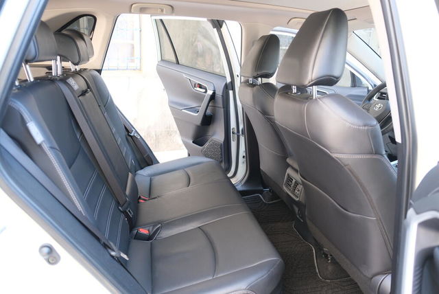 TOYOTA豐田 RAV4  第14張相片