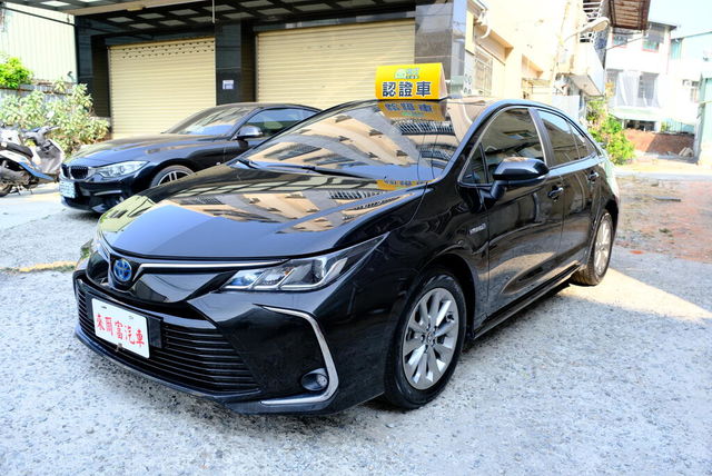 TOYOTA豐田 COROLLA ALTIS HYBRID  第1張相片