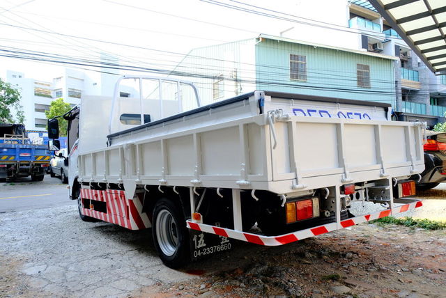 ISUZU五十鈴 NLR  第8張相片