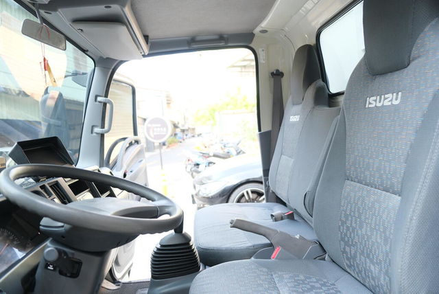 ISUZU五十鈴 NLR  第9張相片