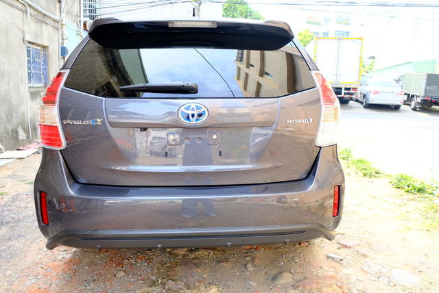 TOYOTA豐田 PRIUS ALPHA  第4張相片