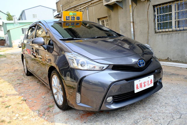 TOYOTA豐田 PRIUS ALPHA  第7張相片