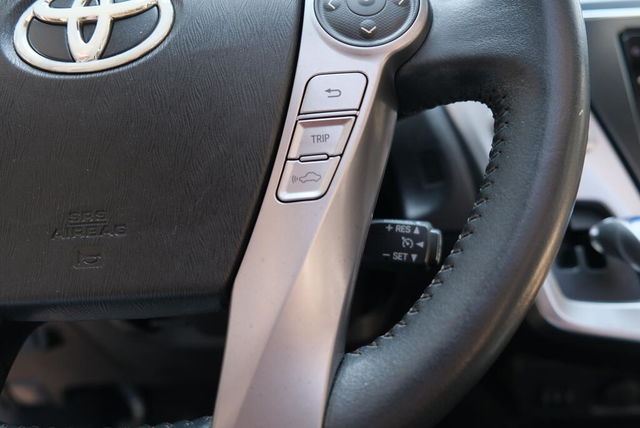 TOYOTA豐田 PRIUS ALPHA  第15張相片