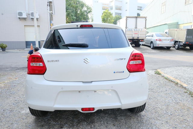 SUZUKI鈴木 SWIFT  第4張相片