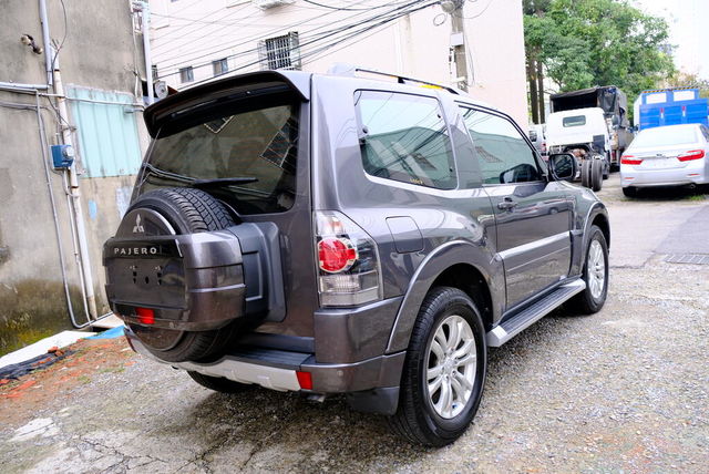 MITSUBISHI三菱 PAJERO  第2張相片