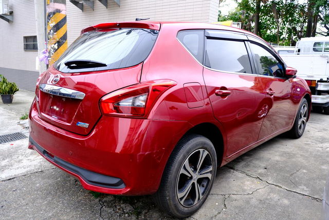 NISSAN日產 TIIDA  第2張相片