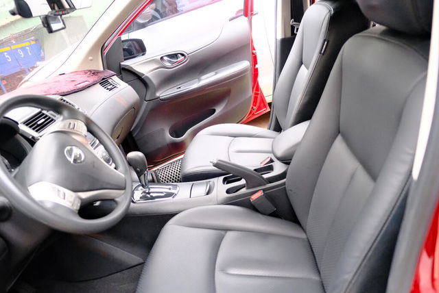 NISSAN日產 TIIDA  第8張相片